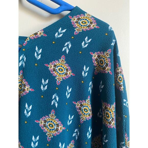 Wrangler Large Aztec Print with Fringe Sleeve Western Blouse - Picture 3 of 4